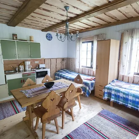 Haikaranpesa Rolli Puhkemaja Prázdninový dům Orissaare