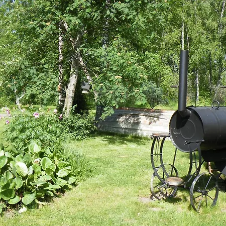 Haikaranpesa Rolli Puhkemaja